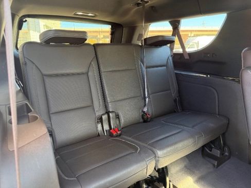Used 2021 GMC Yukon XL Denali w/ Denali Premium Package image 18
