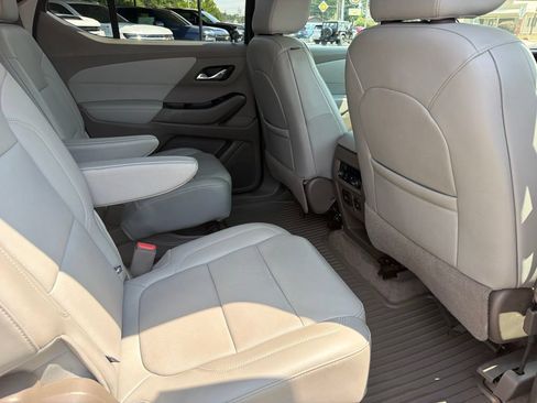 Used 2020 Chevrolet Traverse Premier FWD image 20