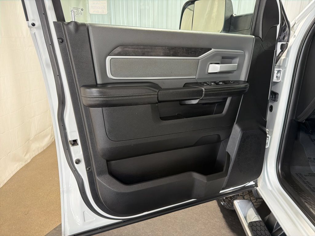 Used 2022 RAM 2500 Big Horn AWD/4WD image 4