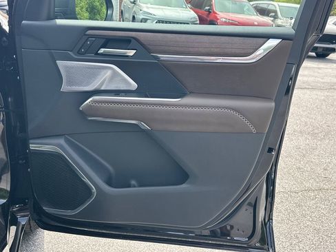 New 2026 GMC Acadia Denali Ultimate w/ LPO, Floor Liner Package FWD image 15