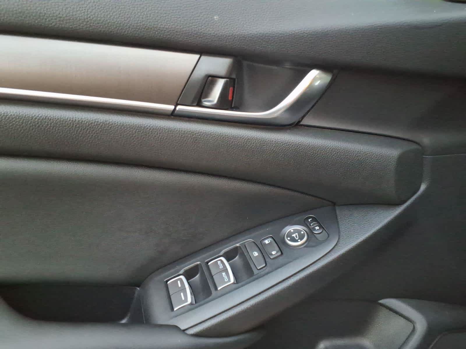 Used 2019 Honda Accord Hybrid image 12