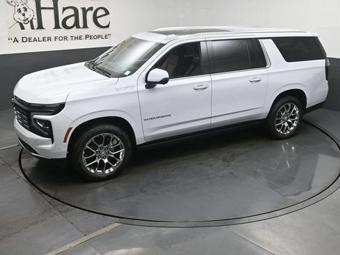 New 2026 Chevrolet Suburban High Country AWD/4WD image 23