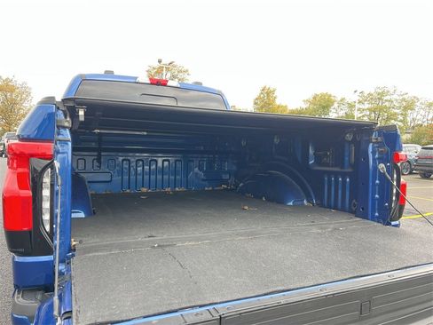 Used 2022 Ford F150 Lightning Lariat image 22