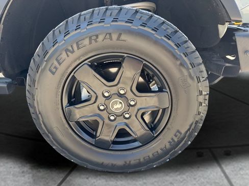 Used 2022 Ford Bronco Black Diamond AWD/4WD image 23