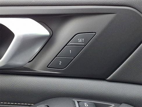 Used 2024 BMW X5 xDrive40i w/ Premium Package image 25