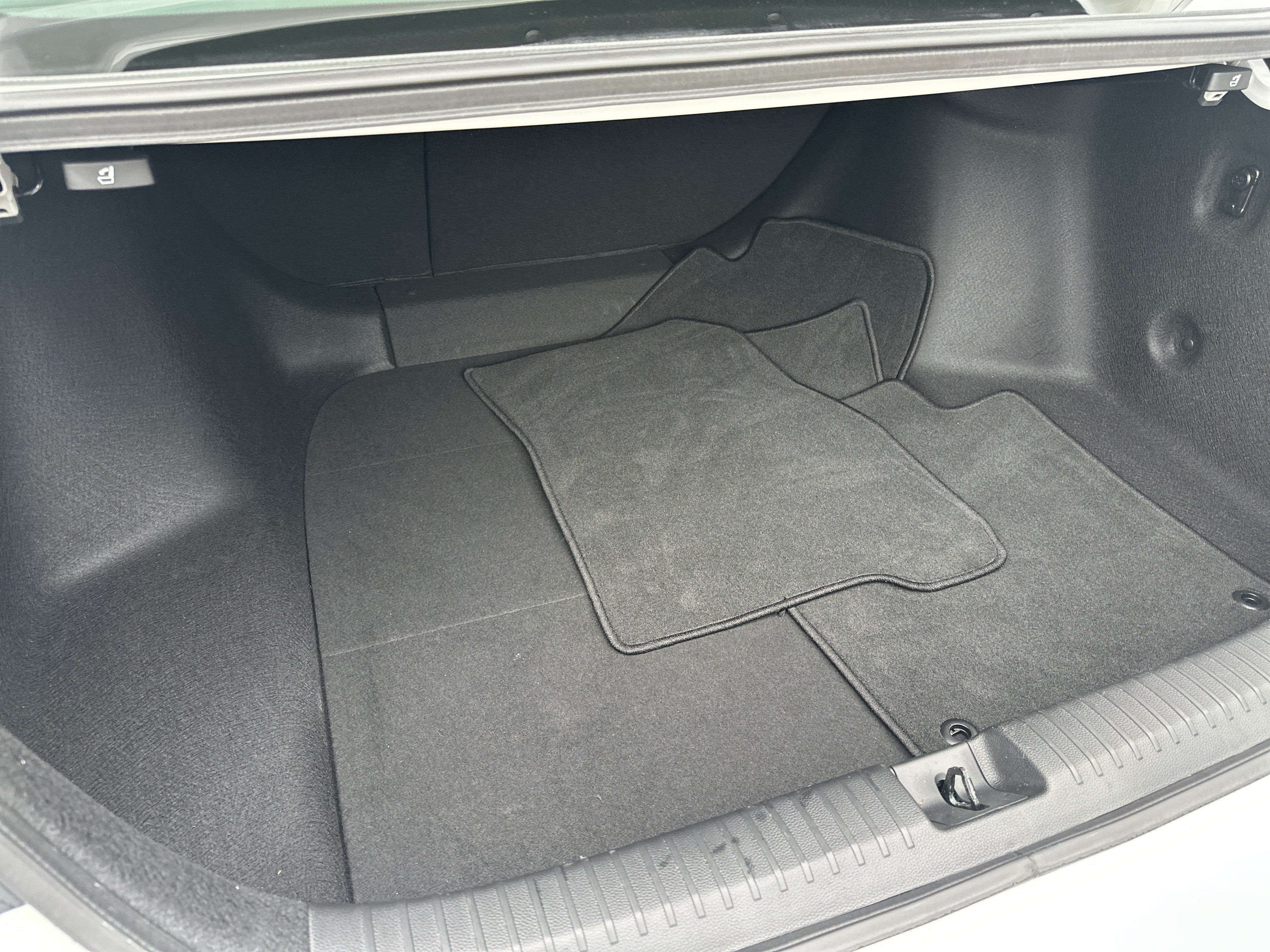Certified 2025 Honda Accord SE image 30