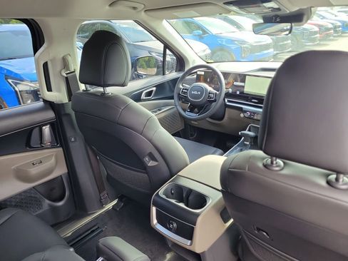 New 2026 Kia Carnival FWD image 13
