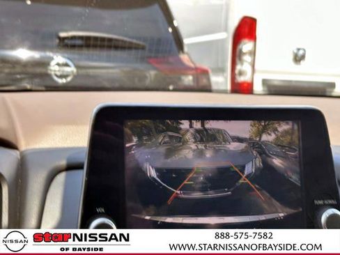 Certified 2022 Nissan Rogue SV w/ SV Premium Package image 28