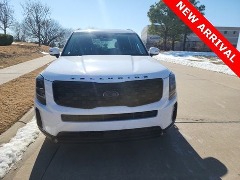 Used 2021 Kia Telluride EX w/ EX Premium Package image 8