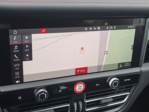 New 2026 Porsche Macan image 20