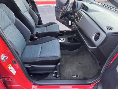 Used 2012 Toyota Yaris SE image 14
