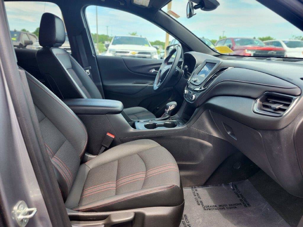 Used 2023 Chevrolet Equinox RS w/ LPO, Floor Liner Package AWD/4WD image 9