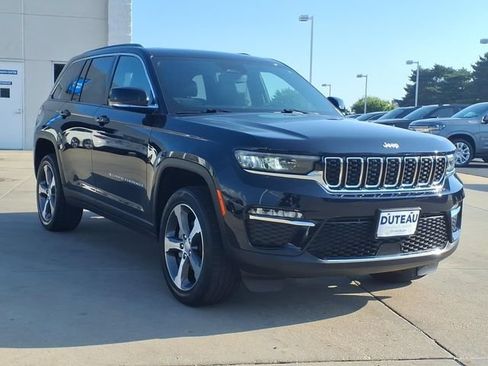 Used 2024 Jeep Grand Cherokee Limited AWD/4WD image 3