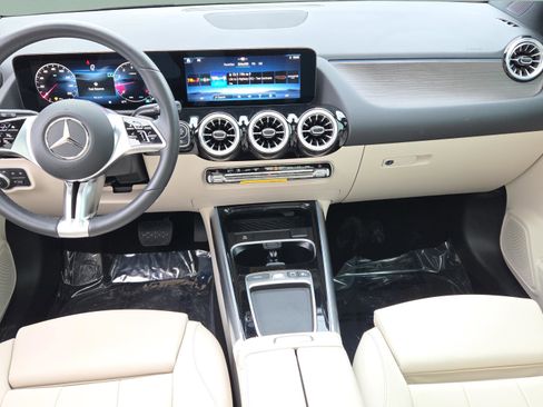 Used 2025 Mercedes-Benz GLA 250 image 27