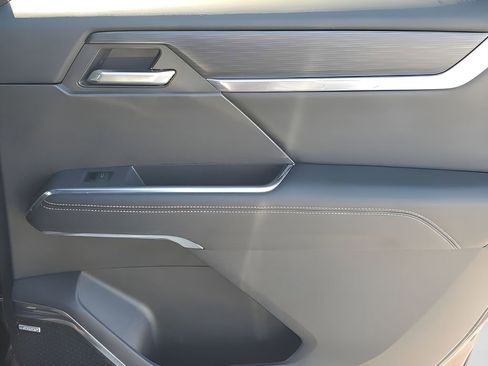 Used 2025 GMC Acadia Elevation image 44