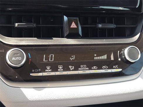 Used 2025 Toyota Corolla XLE image 20