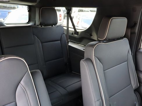 New 2025 GMC Yukon XL Elevation image 25
