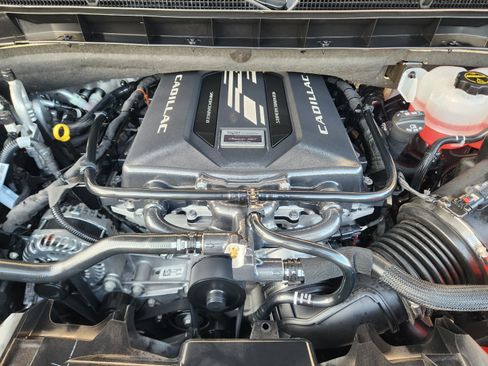 Used 2026 Cadillac Escalade V w/ LPO, ONYX Package AWD/4WD image 7