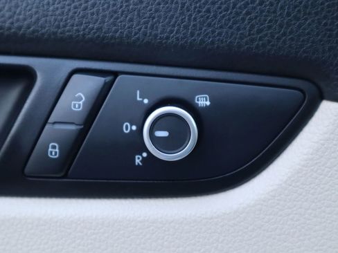 Used 2015 Volkswagen Passat TDI SEL Premium image 33