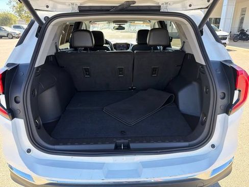 Used 2024 GMC Terrain SLT FWD image 12
