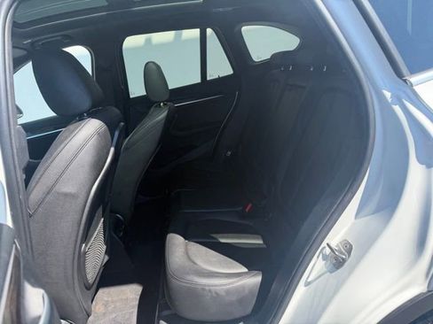 Used 2019 BMW X1 xDrive28i w/ Convenience Package AWD/4WD image 11