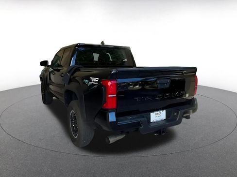 Used 2025 Toyota Tacoma SR image 11