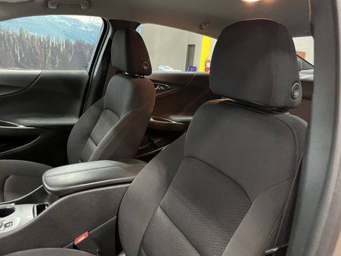 Used 2023 Chevrolet Malibu LT w/ Driver Confidence Package FWD image 18