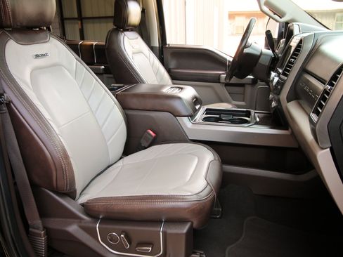Used 2019 Ford F250 Limited AWD/4WD image 47