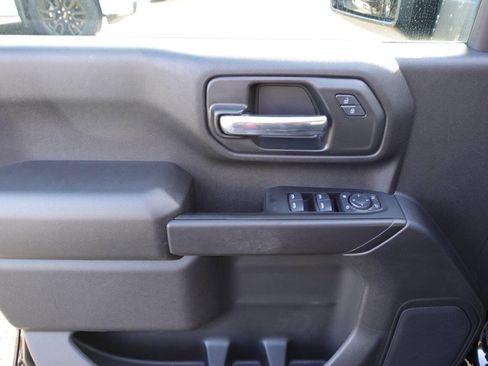 Used 2025 Chevrolet Silverado 2500 Custom w/ Custom Value Package image 12