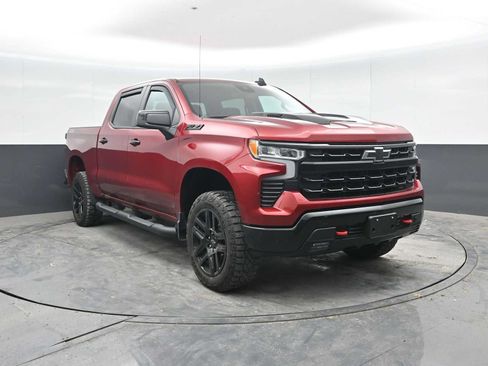 Used 2024 Chevrolet Silverado 1500 LT Trail Boss w/ LPO, Dark Essentials Package AWD/4WD image 7