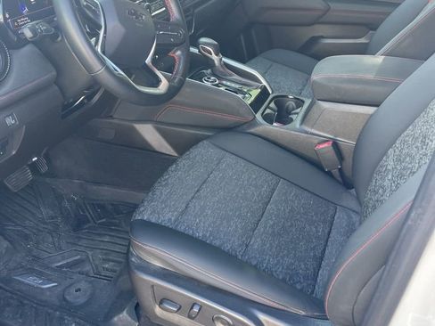 Used 2023 Chevrolet Colorado Z71 w/ Z71 Convenience Package 2 image 9