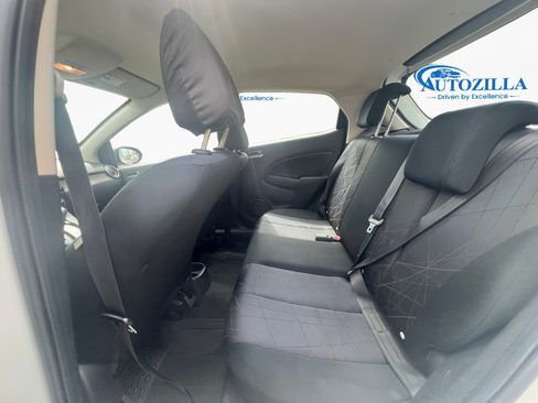 Used 2014 MAZDA MAZDA2 Sport FWD image 10