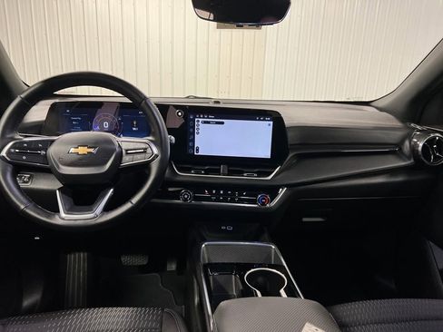 Certified 2025 Chevrolet Equinox LT w/ Safety and Technology Package AWD/4WD image 18