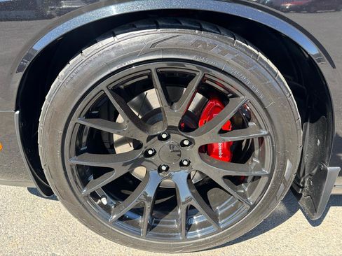 Used 2009 Dodge Challenger SRT8 w/ SRT Option Group II image 11