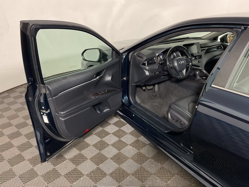 Used 2021 Toyota Camry SE FWD image 17