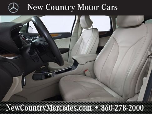 Used 2019 Lincoln MKC Select w/ Select Plus Package image 12