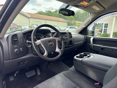 Used 2011 Chevrolet Silverado 3500 LT w/ Interior Plus Package AWD/4WD image 15