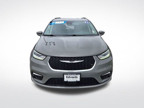 Used 2021 Chrysler Pacifica Touring-L FWD image 9