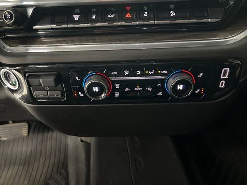 Used 2024 Chevrolet Silverado 2500 LT image 16