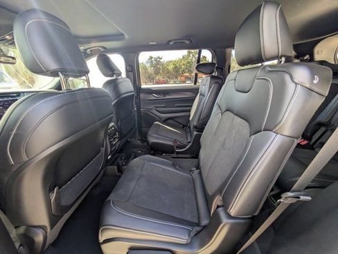 New 2025 Jeep Grand Cherokee L Altitude image 12