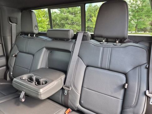 Used 2023 Chevrolet Silverado 2500 High Country w/ Z71 Off-Road Package AWD/4WD image 33