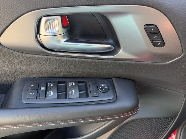 New 2027 Chrysler Pacifica Select AWD/4WD image 14