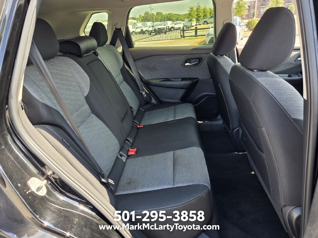 Used 2023 Nissan Rogue SV FWD image 14