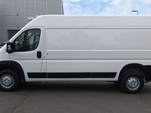Used 2023 RAM ProMaster 2500 FWD image 5
