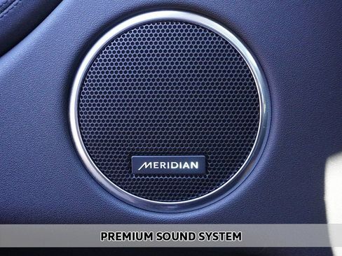 Used 2024 Land Rover Discovery Sport S image 5