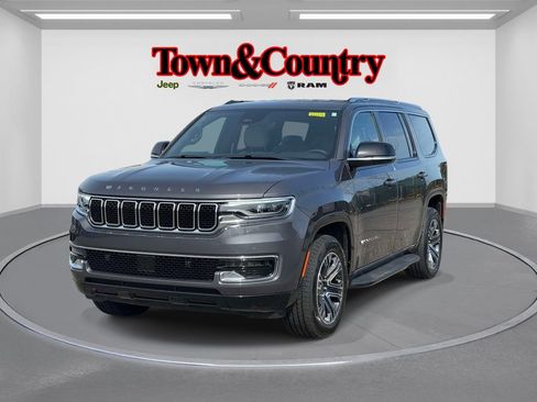 Certified 2025 Jeep Wagoneer 4WD image 4