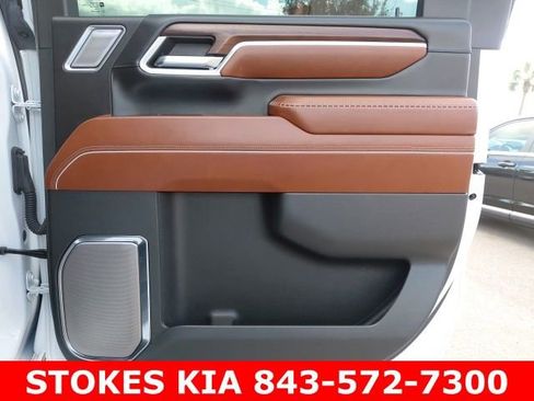 Used 2024 GMC Sierra 3500 Denali Ultimate image 31