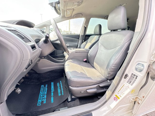 Used 2012 Toyota Prius V Five FWD image 19