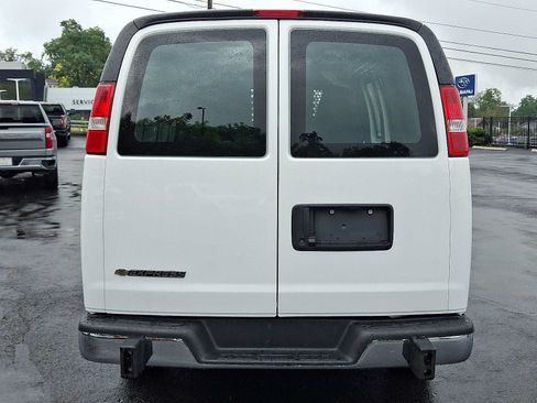 Used 2025 Chevrolet Express 2500 w/ Driver Convenience Package RWD image 5