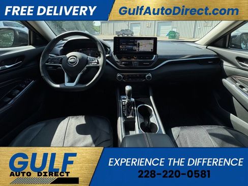Used 2023 Nissan Altima 2.5 SR w/ SR Premium Package FWD image 2